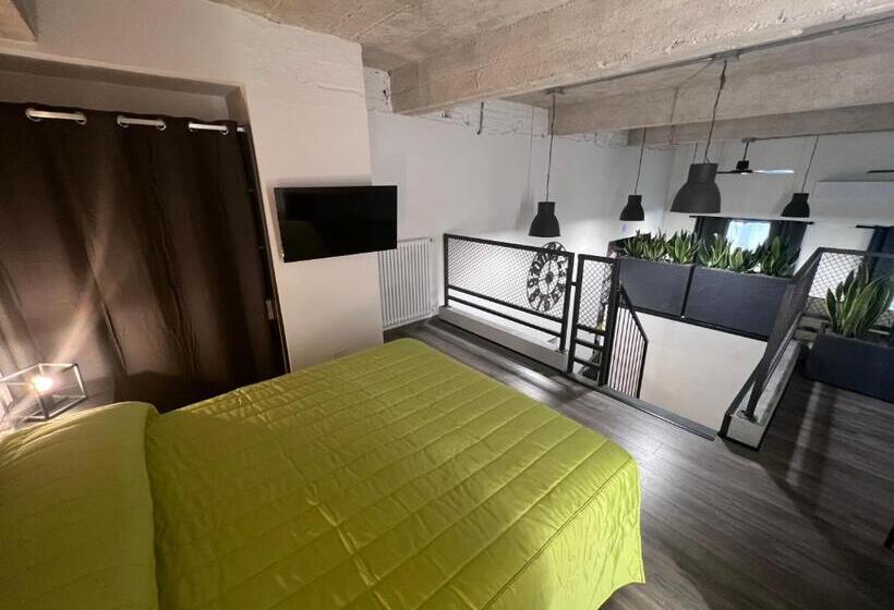 اتاق دوبلکس, Residence Star