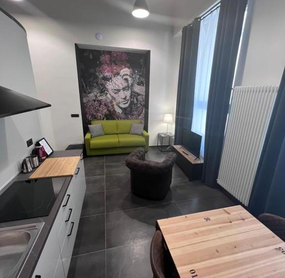 اتاق دوبلکس, Residence Star