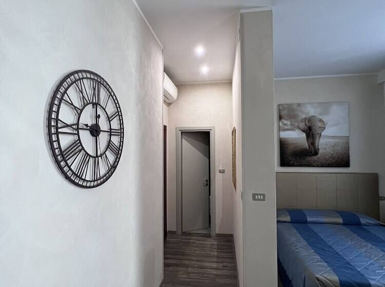 استودیوی سوپریور, Residence Star