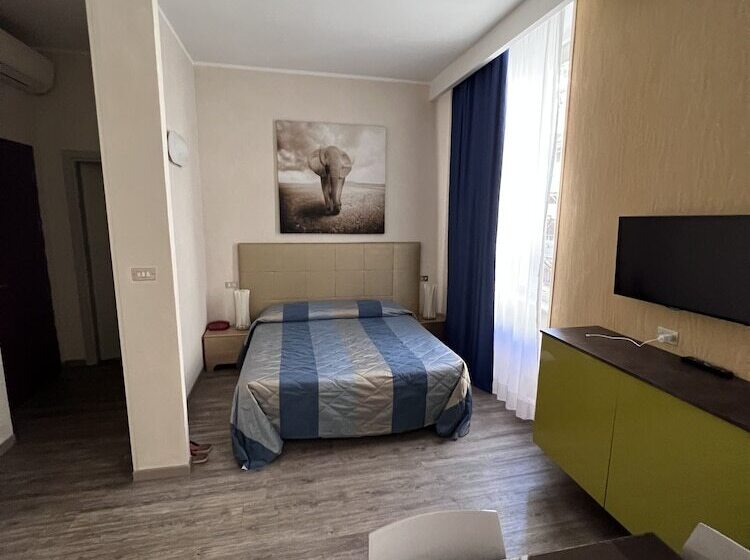 استودیوی سوپریور, Residence Star