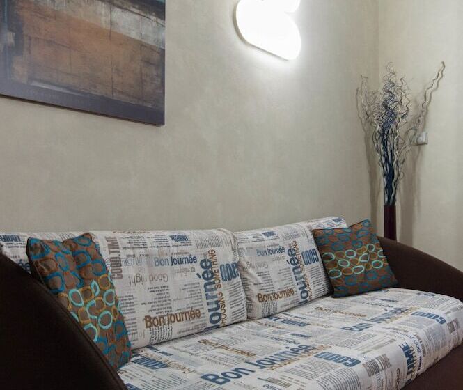 استودیوی لوکس, Residence Star