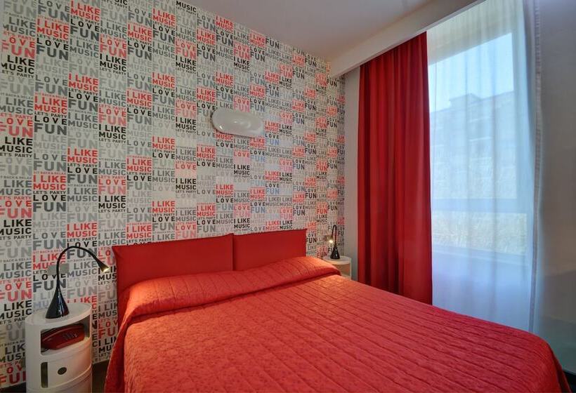 استودیوی استاندارد, Residence Star