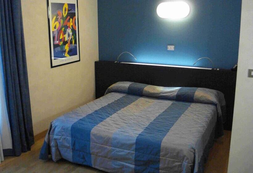 استودیوی استاندارد, Residence Star