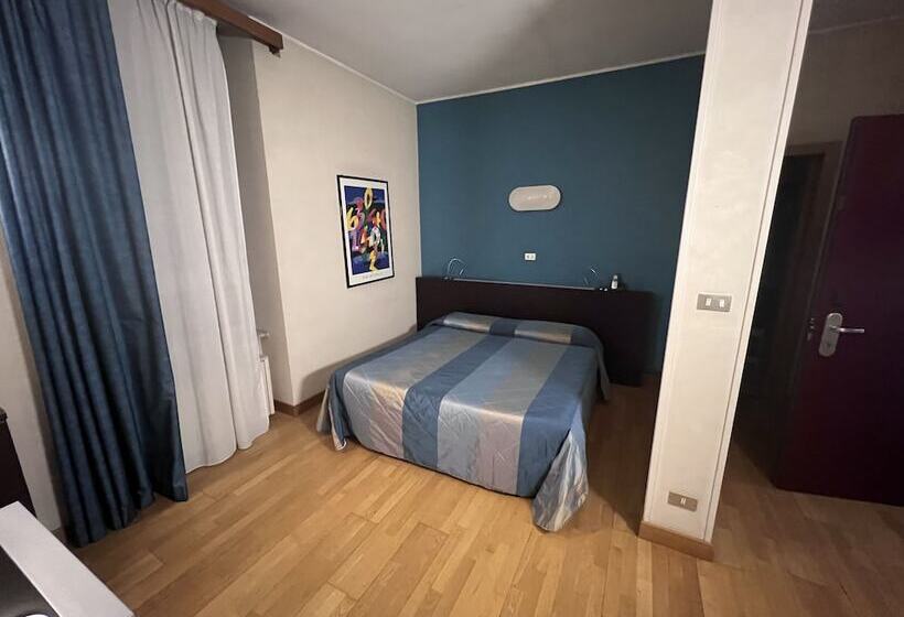 استودیوی استاندارد, Residence Star