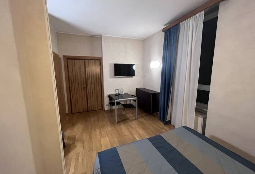 استودیوی استاندارد, Residence Star