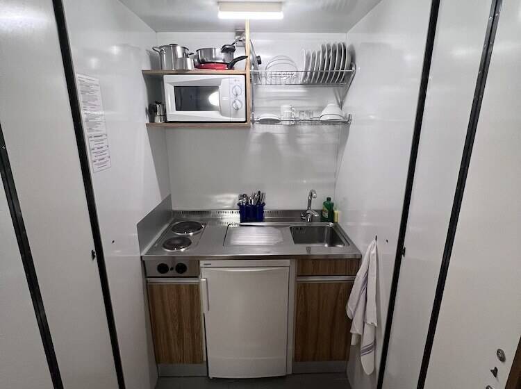 استودیوی استاندارد, Residence Star
