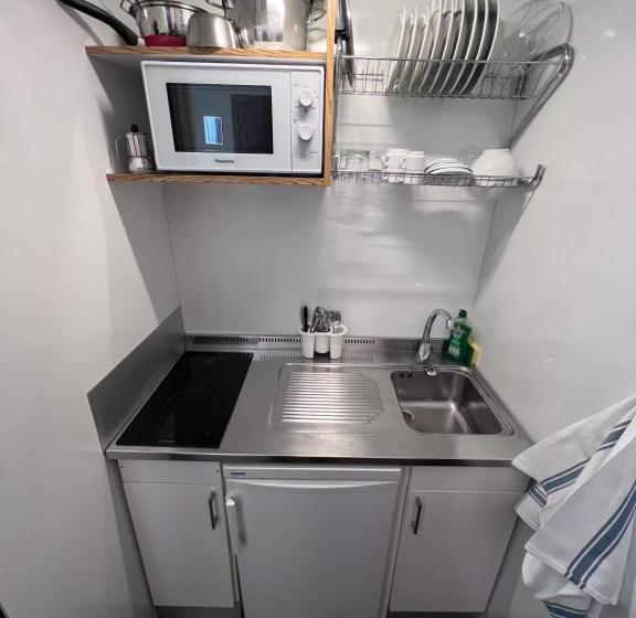 استودیوی استاندارد, Residence Star