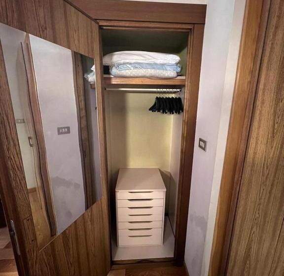 استودیوی استاندارد, Residence Star