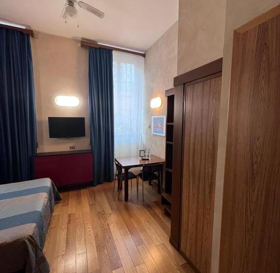 استودیوی استاندارد, Residence Star