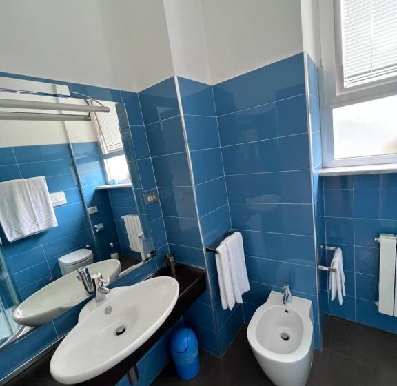 استودیوی سوپریور, Residence Star