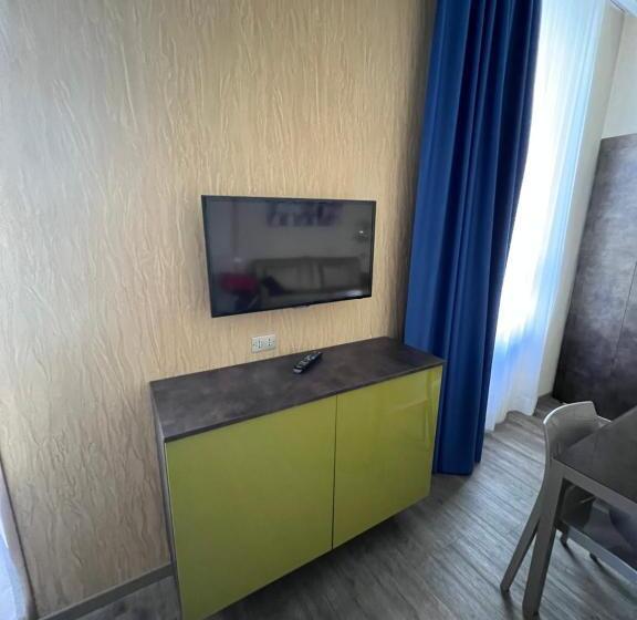 استودیوی سوپریور, Residence Star