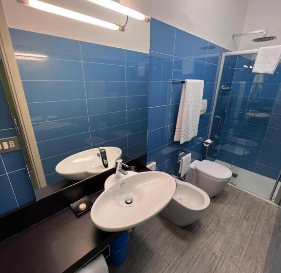 استودیوی سوپریور, Residence Star