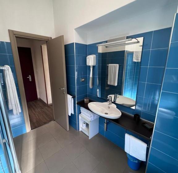 استودیوی لوکس, Residence Star