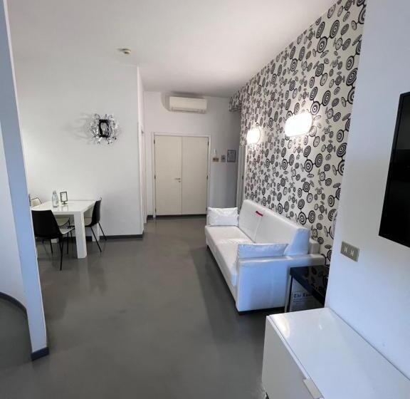 استودیوی لوکس, Residence Star