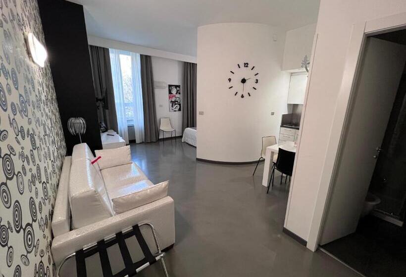 استودیوی لوکس, Residence Star