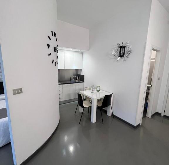 استودیوی لوکس, Residence Star