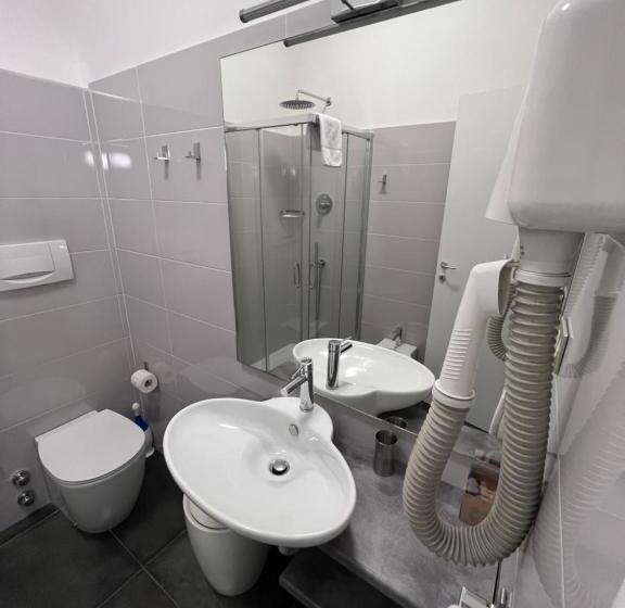 استودیوی لوکس, Residence Star