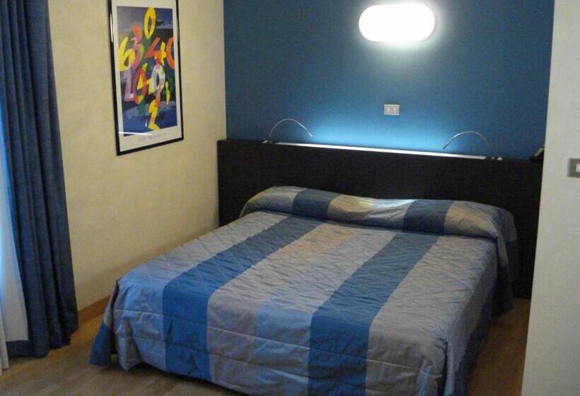 استودیوی استاندارد, Residence Star