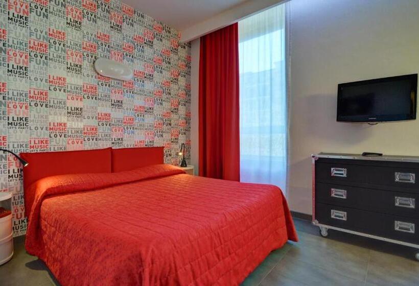 استودیوی استاندارد, Residence Star