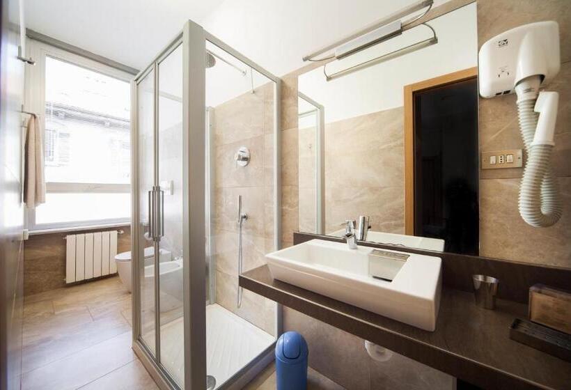 استودیوی استاندارد, Residence Star