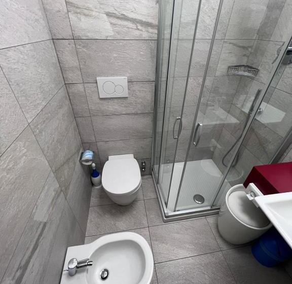 استودیوی استاندارد, Residence Star