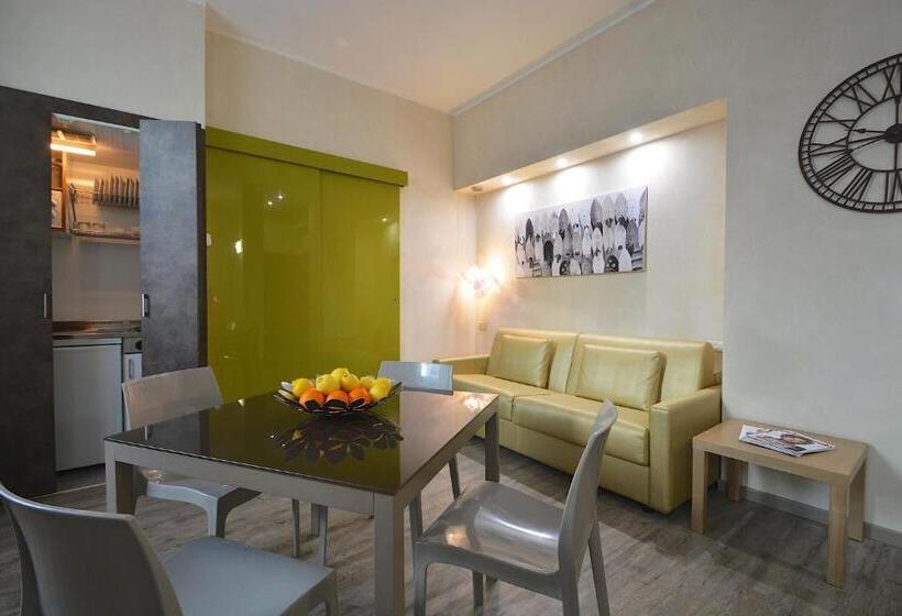 استودیوی سوپریور, Residence Star