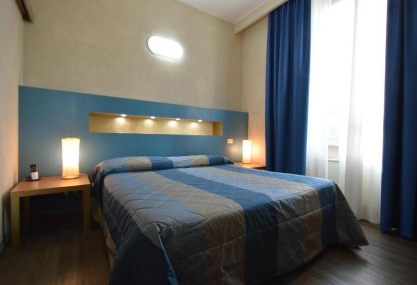 استودیوی لوکس, Residence Star