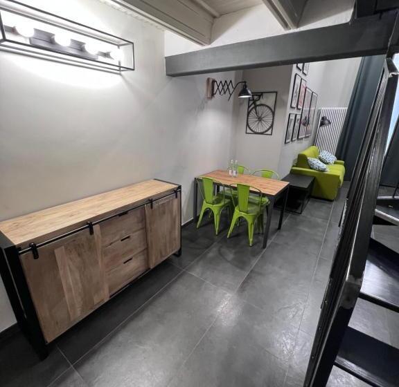 اتاق دوبلکس, Residence Star