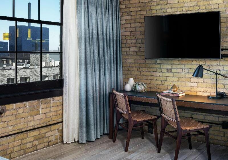 استودیوی لوکس, Residence Star