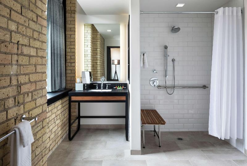 استودیوی لوکس, Residence Star