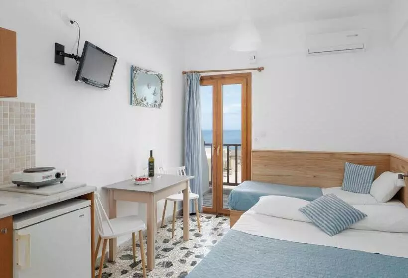 オーシャンビュースタンダードルームバルコニー付き, Spiros Soula Family Hotel & Apartments