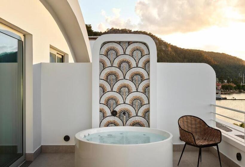 Пентхаус Люкс, Yacht Classic Hotel   Boutique Class