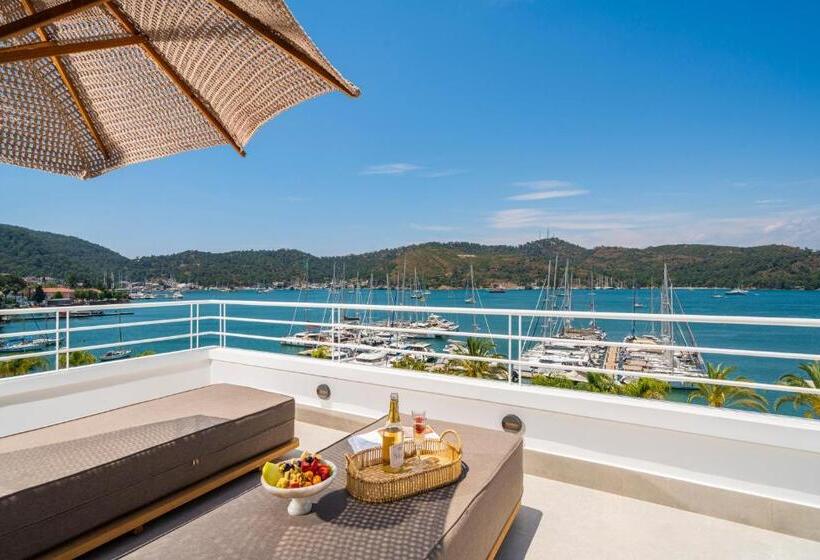 Пентхаус Люкс, Yacht Classic Hotel   Boutique Class