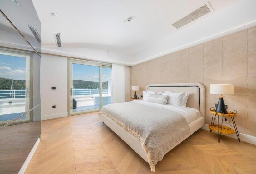 Пентхаус Люкс, Yacht Classic Hotel   Boutique Class