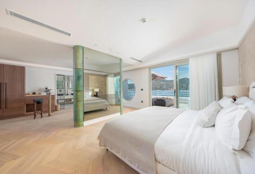 Пентхаус Люкс, Yacht Classic Hotel   Boutique Class