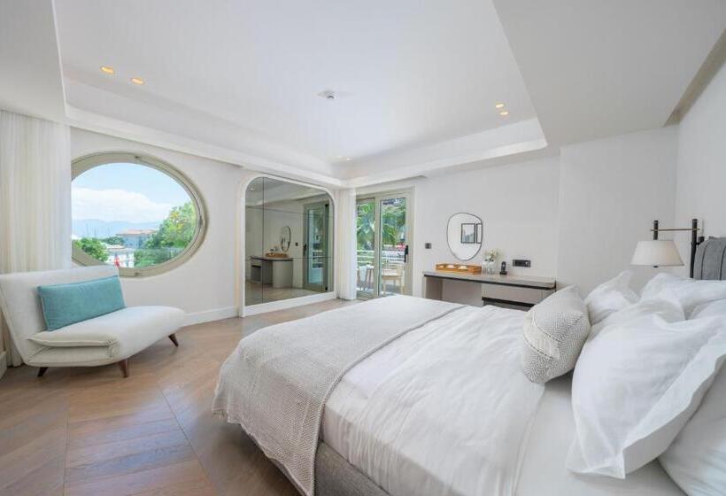 Номер Superior Боковой Вид на Море, Yacht Classic Hotel   Boutique Class