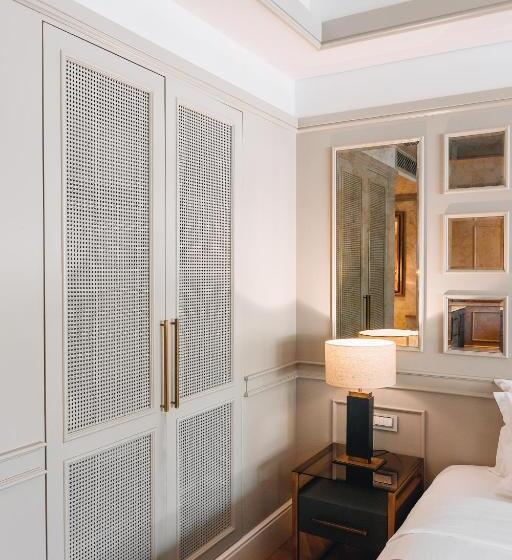 Люкс с Бассейном, Yacht Classic Hotel   Boutique Class