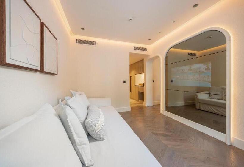 Полулюкс, Yacht Classic Hotel   Boutique Class