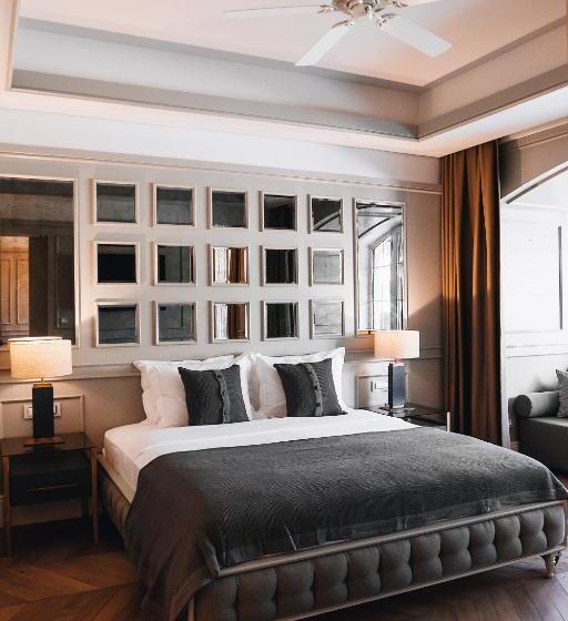 Люкс с Бассейном, Yacht Classic Hotel   Boutique Class