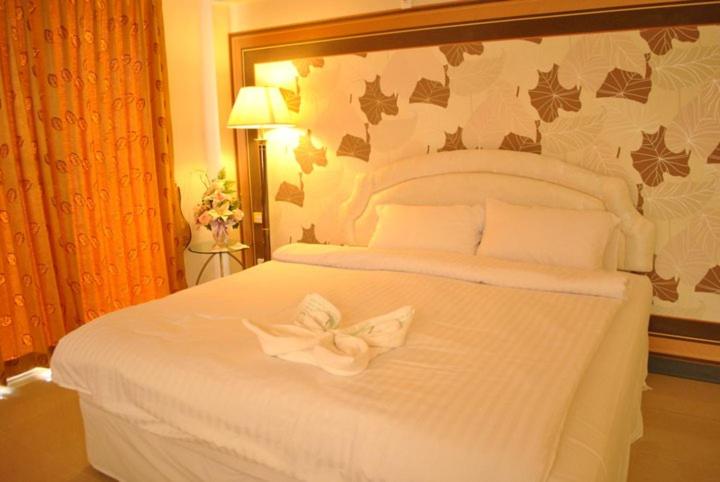 带按摩浴盆的套房, O.u.m. Hotel   โรงแรมโอยูเอ็ม