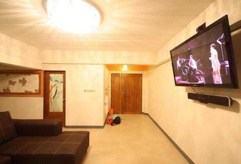 Люкс с гидромассажем, O.u.m. Hotel   โรงแรมโอยูเอ็ม