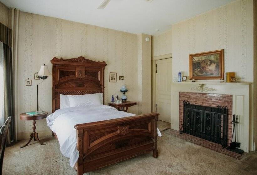 デラックスルーム, South Shire