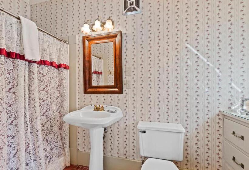 ファミリールーム, South Shire