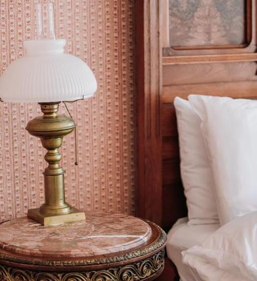 スタンダードルーム, South Shire