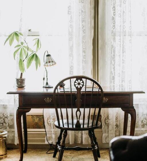 キングサイズベッドのデラックススイート, South Shire