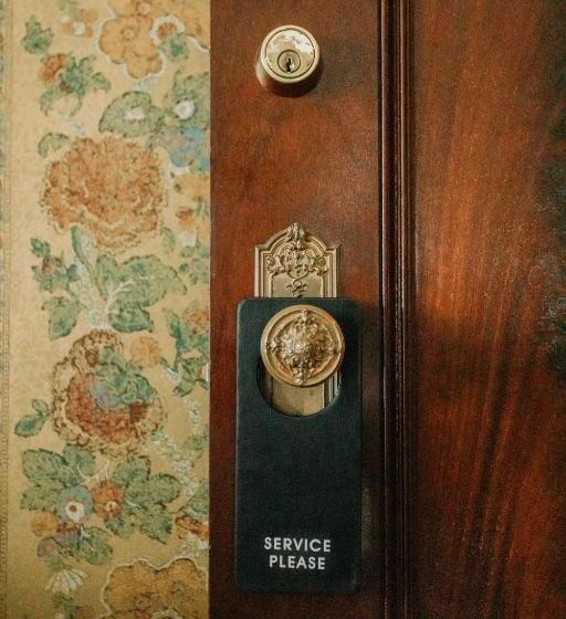 キングサイズベッドのデラックススイート, South Shire