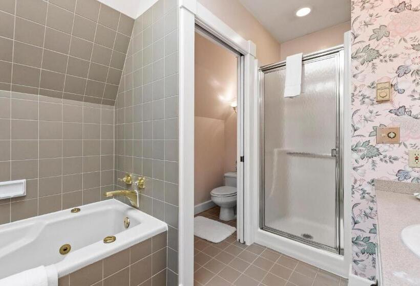 デラックススイート, South Shire