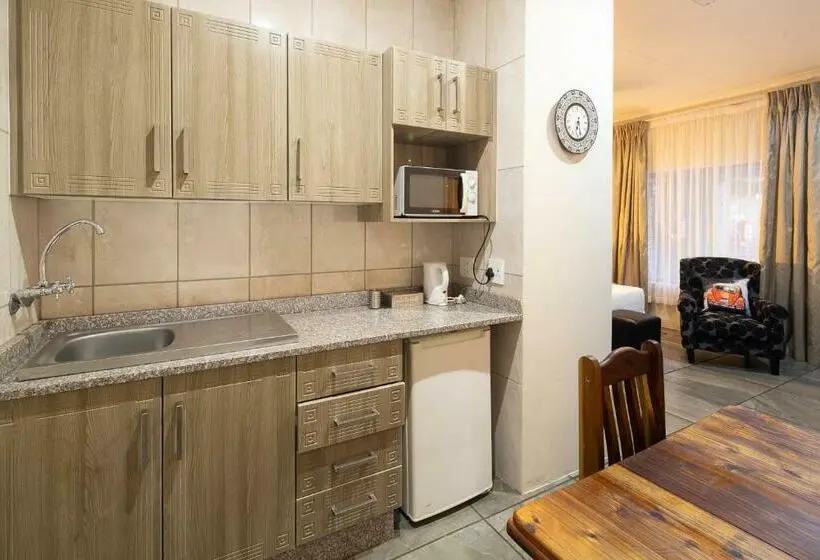 デラックスルーム, Stevenski S Guesthouse