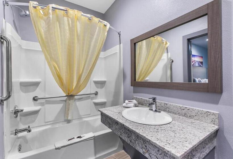 غرفة قياسية سرير كينج لذوى الإحتياجات الخاصة, El Delfin Lodge