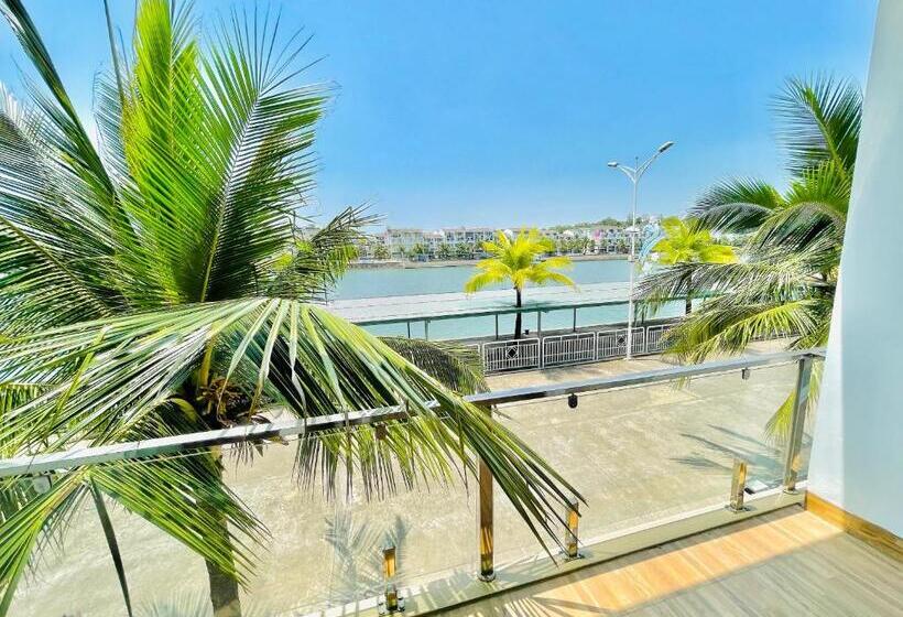 اتاق لوکس با بالکن و چشمانداز دریا, Tuan Chau Havana